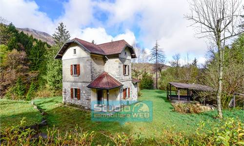 SPLENDIDO CHALET CON GIARDINO