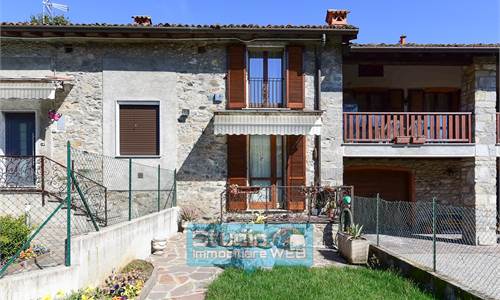 PORZIONE DI CASCINA CON GIARDINO