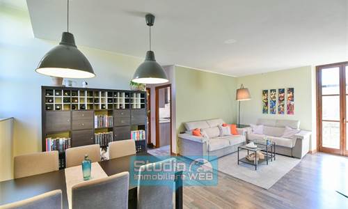 TRILOCALE CON BALCONE, BOX E POSTO AUTO